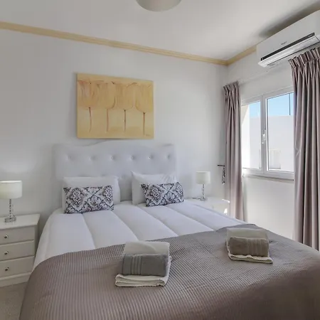 Santo Estevao Villa *