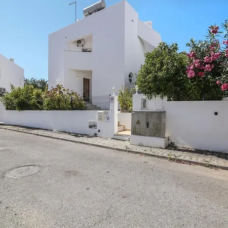 Santo Estevao Villa