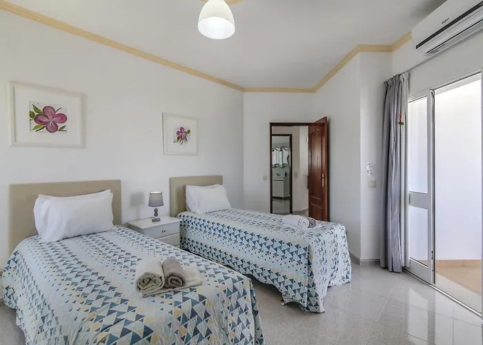 Villa Santo Estevao
